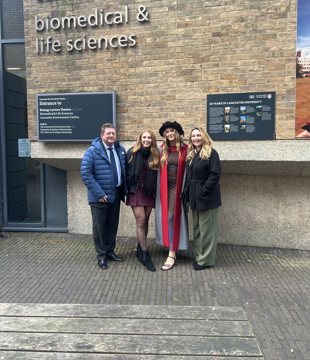 EmilyCVirology's tweet photo. Last week I graduated with my PhD from @LancasterUni  🎓

I had a great time celebrating with family and friends, and graduating alongside my sister @leahclaytonn who received the Chancellor’s medal!

What a way to wrap up 6 years spent at Lancaster! 🌹

#PhDone #Graduation https://t.co/Vwe6JNf8W8