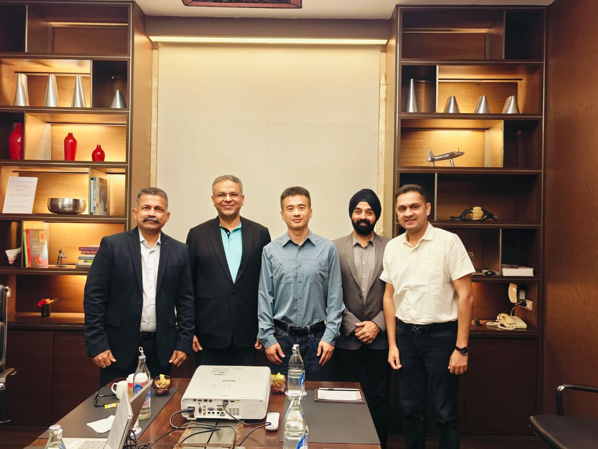 AimraIndia's tweet photo. **Great News!**

Today in Bangkok, the #AIMRA India team had a highly productive meeting with Mr. @RobinLiuOnePlus , the #CEO of @OnePlus_IN for India!

We are excited to share that the meeting was a success, and we look forward to fantastic developments for our Mainline retailers.

A big thank you to Mr. Liu for his warm hospitality and prompt communication in recognizing our community as #Mainline.🎉

Stay tuned for more updates!
#AIMRAIndia #OnePlus #MainlineRetailers