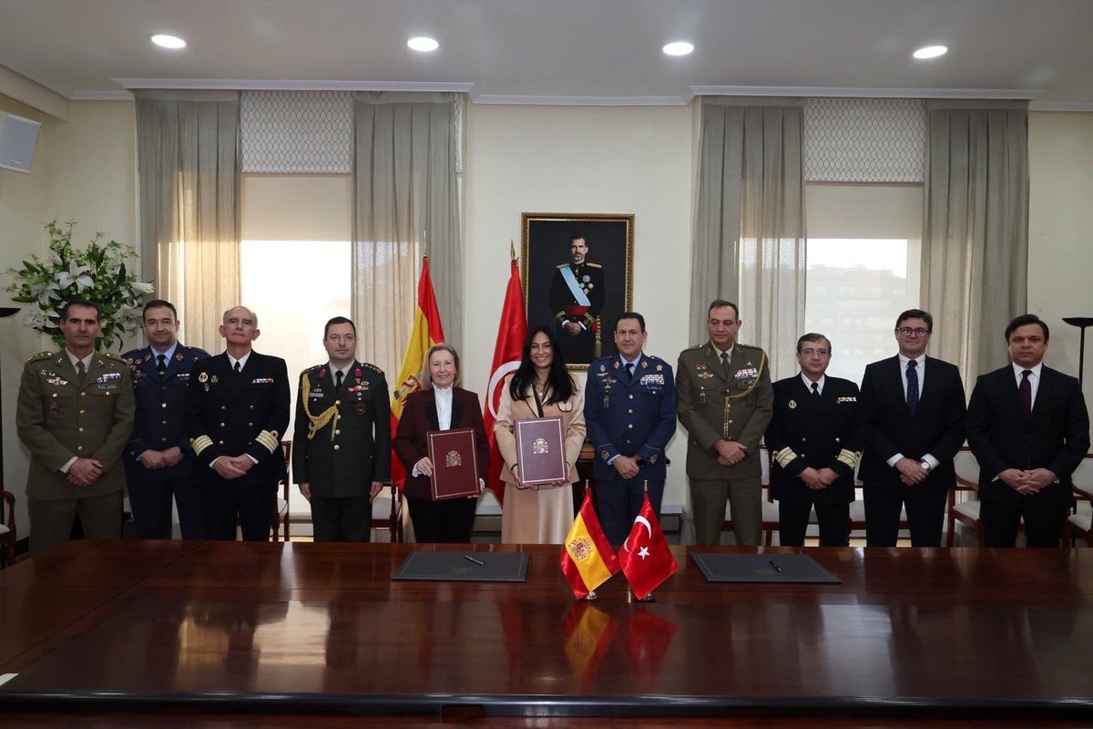 İspanya ile Jet Eğitim Uçağı Projesi'ne yönelik Mutabakat Zaptı, Türkiye Cumhuriyeti Savunma Sanayi Bakanlığı ile İspanya Savunma Bakanlığı arasında imzalandı.