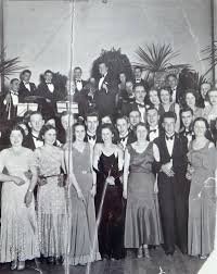 UofG_Alumni's tweet photo. Tonight is the 115th Daft Friday! 🪩
@GUUnion's annual black-tie ball lasts 12 hours and has been hosted at the end of the term since 1908. 💃🕺
Each year has a surprise theme with music, custom decorations, and even a mural of the President 🎨
#guu #daftfriday #uofglasgow https://t.co/uGlbchW6fK