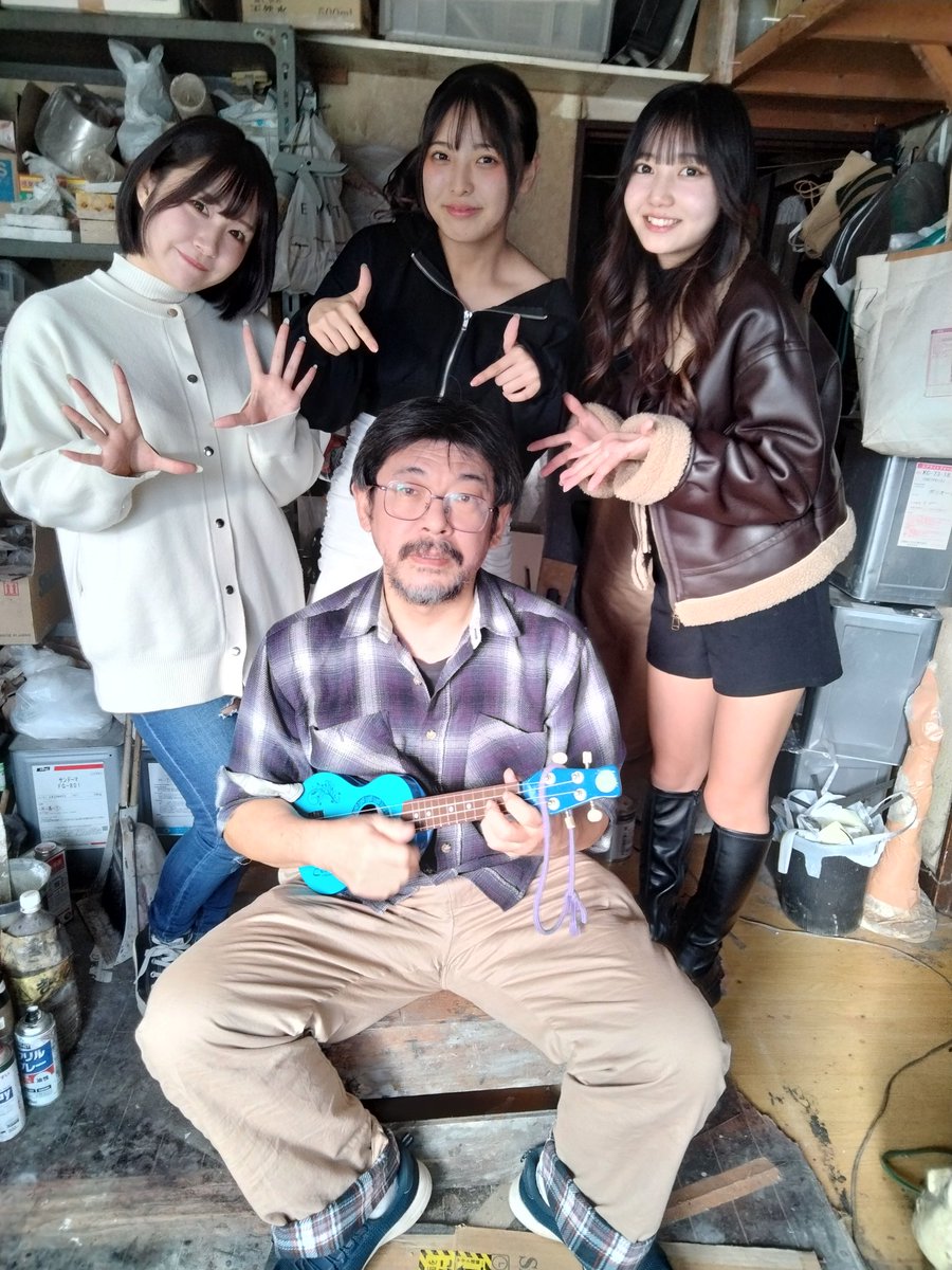 FINE1980WIND's tweet photo. オムニバス映画「ホラーちゃんねる 変な家」
12月28日 10:45 秋葉原UDXシアターにて上映 

私は3つの短編を監督/脚本
①「闇への入口」 
中西晴香/くらげ/坂井里会

②「事件現場」
そると/ 月宮かやの/ 渡邊柊也/音坂菜乃

③「造型の呪い」　
葉月唯/竹永あやの/瀬戸咲稀/土肥良成

チケットのURL↓ https://t.co/CMpjhaCu3x