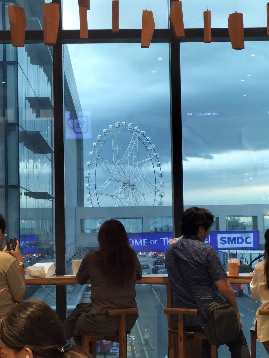 kalamitea77's tweet photo. Blue hour (legit na blue) https://t.co/GMcEoN1jdg