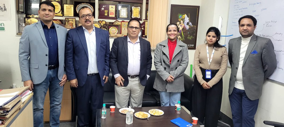 मुख्यमंत्री युवा उधमी योजना 
Meeting with Mr. Sarveshwar Shukla, Mission Director,Mukhyamantri Yuva Udhami Yojana along with Mr. Mukesh Shukla, MD <a href="/IIDIncubator/">Institute for Industrial Development</a> 
It is about supporting Innovation Hub <a href="/AKTU_Lucknow/">AKTU</a>  #studententrepreneurs #ideators #founders under this scheme.