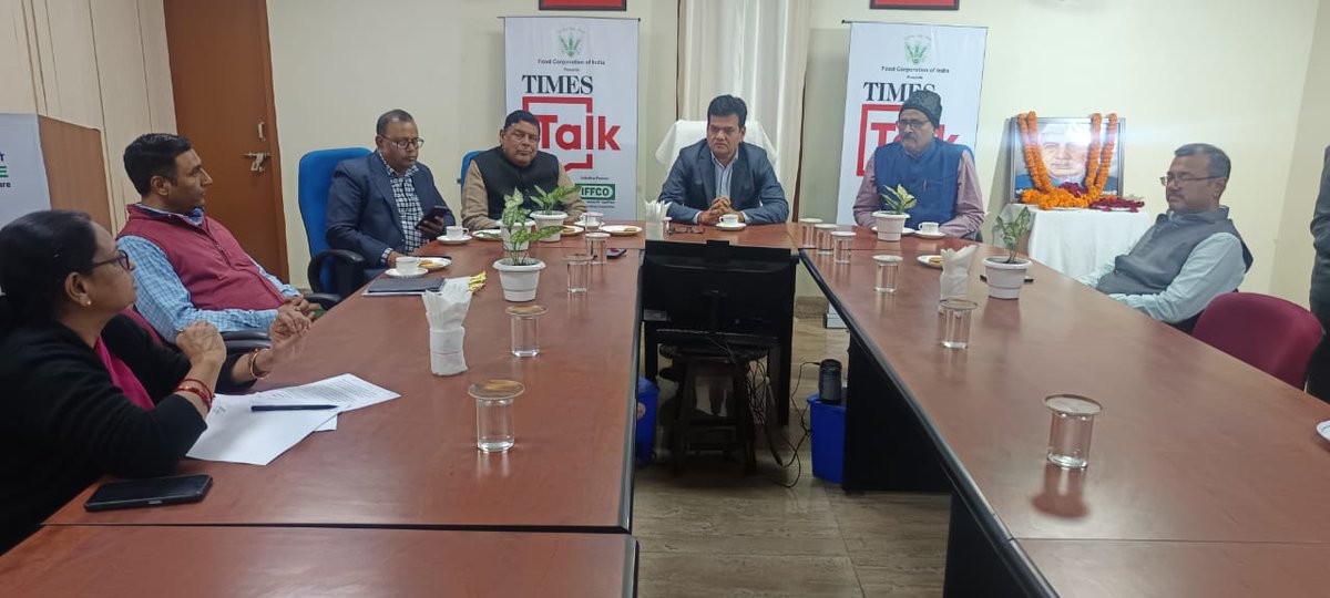 #भारतीय_खाद्य_निगम, क्षेत्रीय कार्यालय, पटना में आज एक पैनल चर्चा का आयोजन किया गया जिसमें महाप्रबंधक (बिहार क्षेत्र) श्री अमित भूषण ने बिहार में #गेहूँ_अधिप्राप्ति द्वारा किसानों को लाभ के बारे में बताया । #Wheat_Procurement #Farmer #Bihar