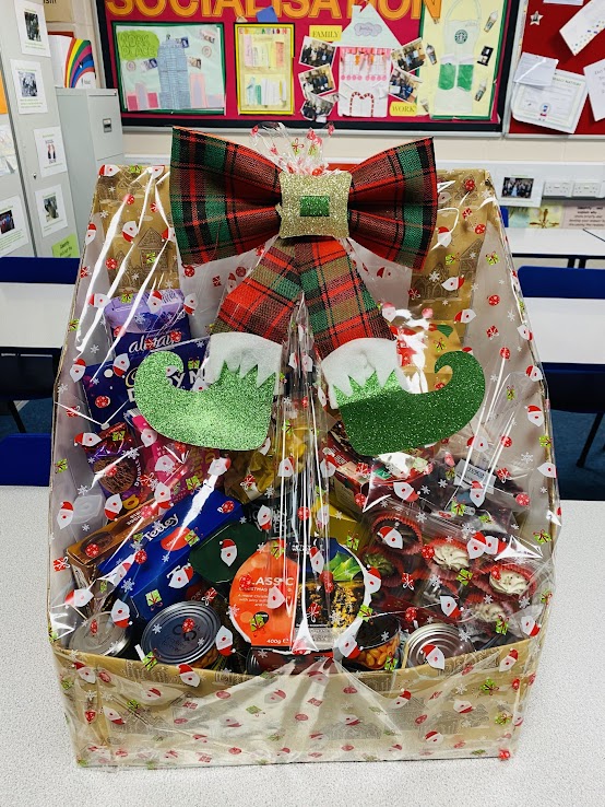 Amazing hamper 11J XX