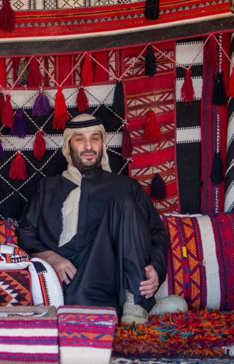 #ليله_سقوط_محمد_بن_سلمان

تسقط الدنيا وتنهدم مبانيها 
ويبقى محمد بدمنا وارواحنا معتليها🇸🇦