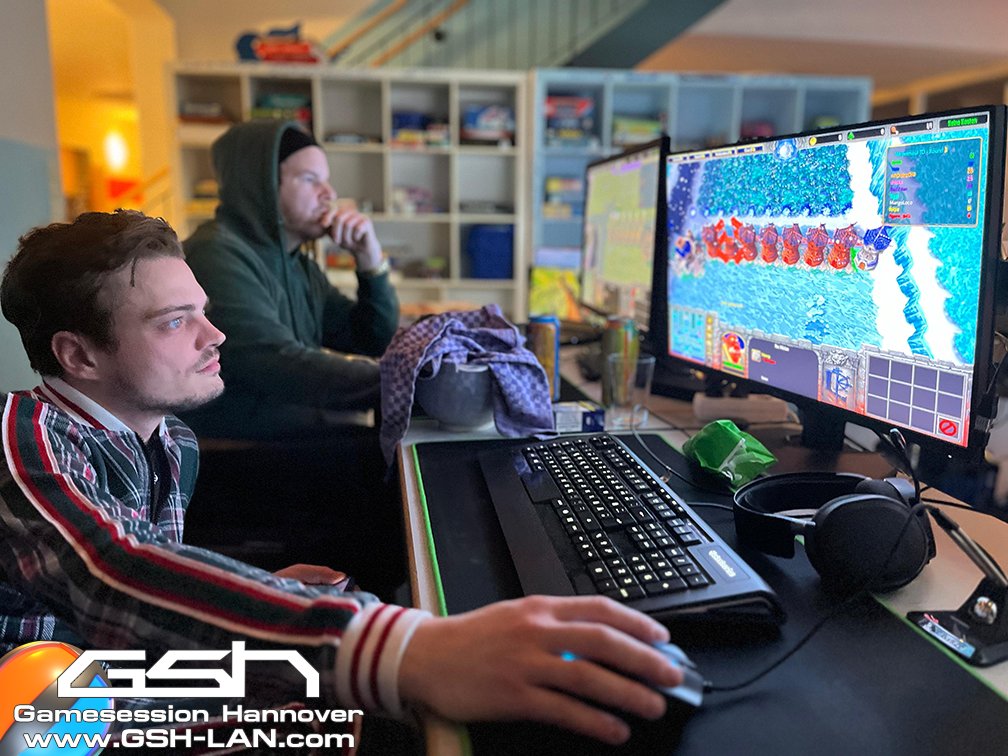 gshlan's tweet photo. Da wir so auf #LANParty stehen, gab es auch in diesem Jahr wieder die #GSHOrgaLAN am letzten Wochenende 😎
Hier nun ein paar Impressionen von der LAN
#GSH2025 #GamesessionHannover #Gamesession #Hannover #LAN https://t.co/KUd8zpVWkG