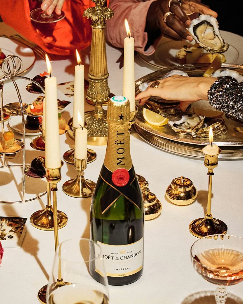luxafriqueshop's tweet image. Pop, fizz, and cheers to the New Year! 🥂🎉 

Moët &amp;amp; Chandon is the perfect way to toast to new beginnings and unforgettable memories! 

Shop Moët &amp;amp; Chandon on #LuxAfriqueBoutique 

Please drink responsibly and only if you're 21+. #MoetMoment #NYE #Champagne #Luxury