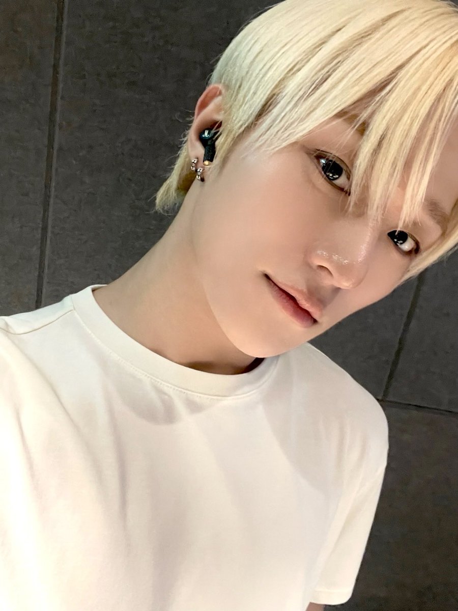 ATBO_members's tweet photo. 담에 또 보장~~~🤍🤍
#ATBO #오준석 #OhJunseok
#위버라 #현준석빈 #또보자보트!! https://t.co/UPJERXRUi2