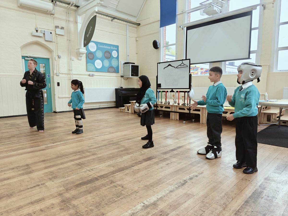 MrRandTindal's tweet photo. Throwback to our Ambition Week in October, when we had the privilege of hosting Helen—a highly decorated blackbelt Taekwondo instructor with an impressive collection of medals and trophies! 🥋🏆 #Inspiration #AmbitionWeek https://t.co/71lysXATY6