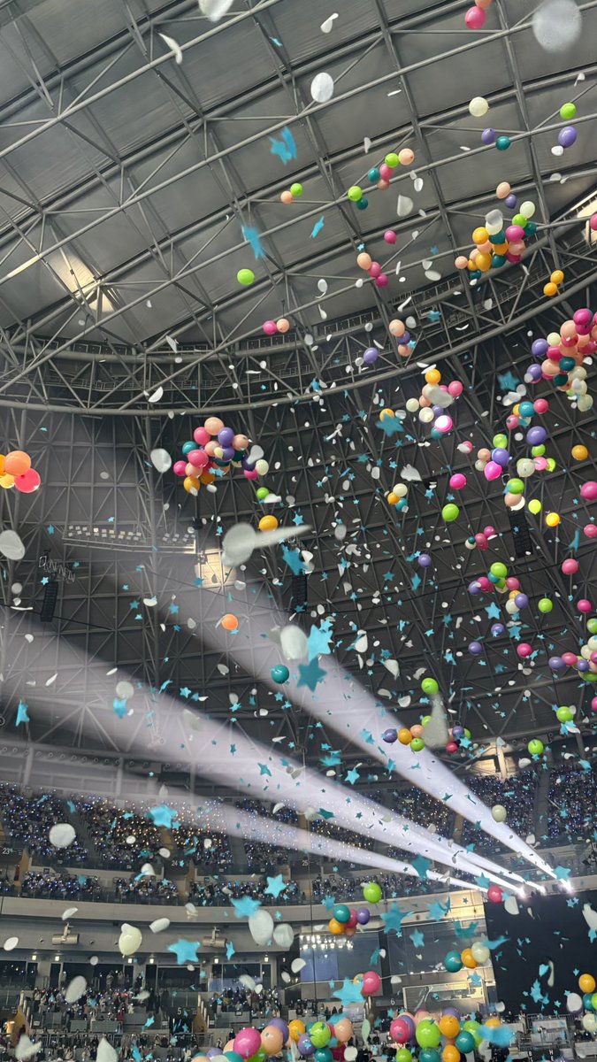 완전 러브 퍼레이드잖아 🥹.ᐟ.ᐟ.ᐟ.ᐟ