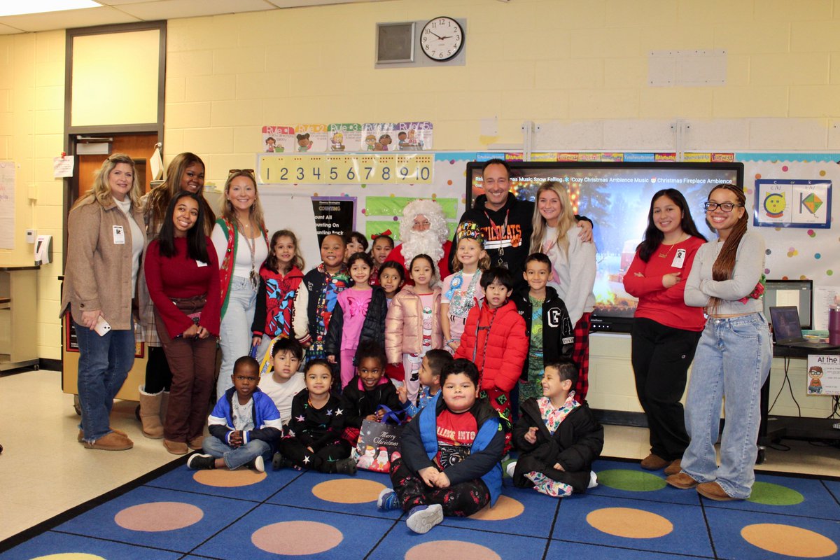 WeAreHTSD (@wearehtsd) on Twitter photo π£ 'Tis The Holiday Season @ HTSD!
<a href="/HTSD_Wilson/">Wilson Elementary School</a> hosted their annual Holiday Gift Giving community day βοΈ
Thank you Wilson community for your generous support! π§‘ led by Wilson teacher <a href="/VinnySclafani/">Vinny Sclafani</a>
#HTSD #HTSDpride
<a href="/ScottRRocco/">Scott Rocco, Ed.D.</a> <a href="/HTSDSecondary/">Jim Altobello Ed.D.</a> <a href="/DerethSanchez/">Dereth Sanchez-Ahmed</a> <a href="/LauraGeltch/">Laura Geltch</a> π£ 'Tis The Holiday Season @ HTSD!
<a href="/HTSD_Wilson/">Wilson Elementary School</a> hosted their annual Holiday Gift Giving community day βοΈ
Thank you Wilson community for your generous support! π§‘ led by Wilson teacher <a href="/VinnySclafani/">Vinny Sclafani</a>
#HTSD #HTSDpride
<a href="/ScottRRocco/">Scott Rocco, Ed.D.</a> <a href="/HTSDSecondary/">Jim Altobello Ed.D.</a> <a href="/DerethSanchez/">Dereth Sanchez-Ahmed</a> <a href="/LauraGeltch/">Laura Geltch</a>