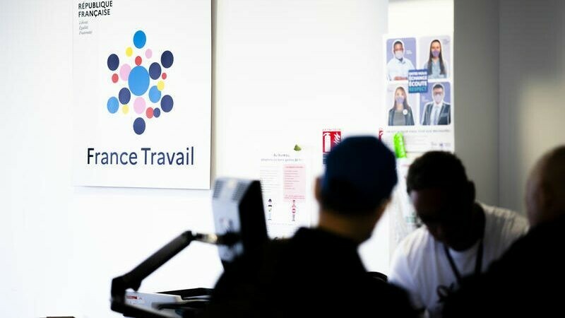 humanite_fr's tweet image. Chômage : François Bayrou valide en catimini une baisse des droits des séniors et des saisonniers 

➡️ l.humanite.fr/dlv