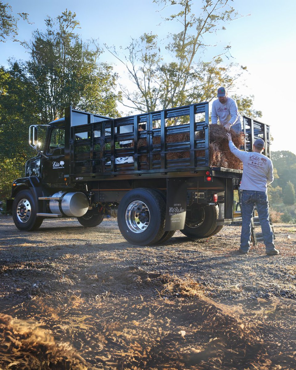 MackTrucks's tweet photo. Every load, delivered smoothly. π #MackMD https://t.co/Z3g3gd1Sqm