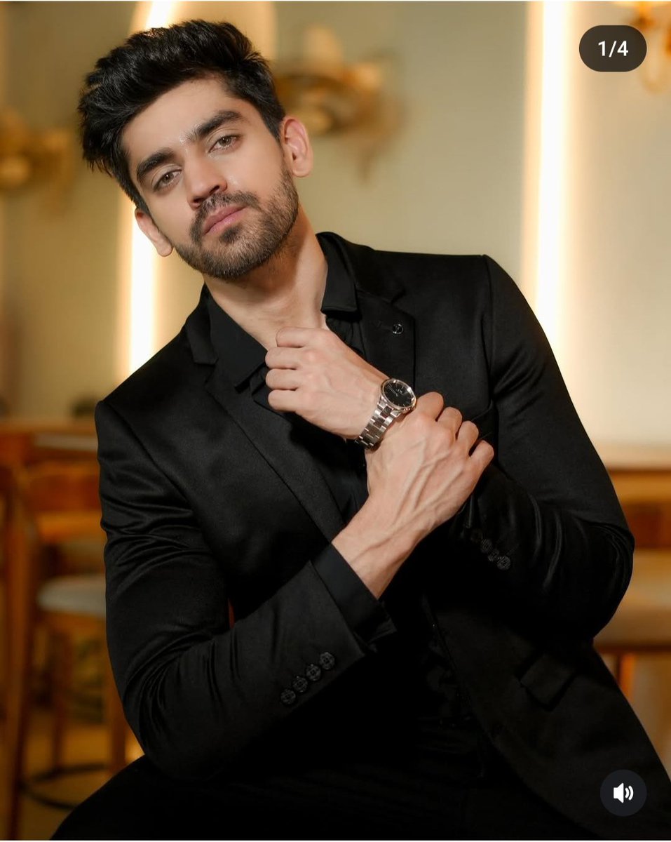RoseGarden199's tweet photo. @ColorsTV @Avinash_galaxy Mishra Ji is the best player of this season others just doing survival drama
#BBKingAvinash #AvinashMishra https://t.co/Vy5XduU7Xf