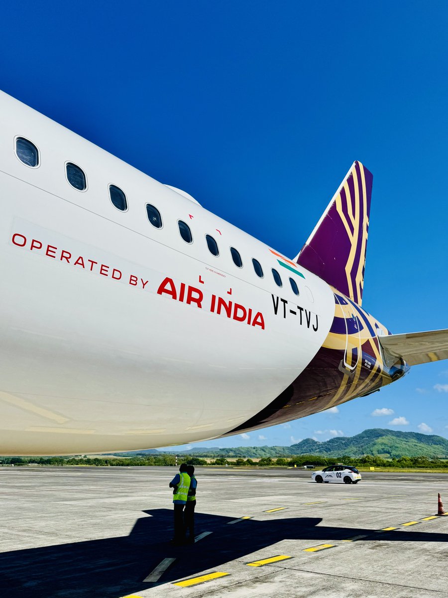 tweetpratikm's tweet photo. B-Roll #airindia #AI2242 #airbus #a321Neo #VTTVJ #lifeontheramp #cfm #leap1a #edto https://t.co/7P4QADd9KR