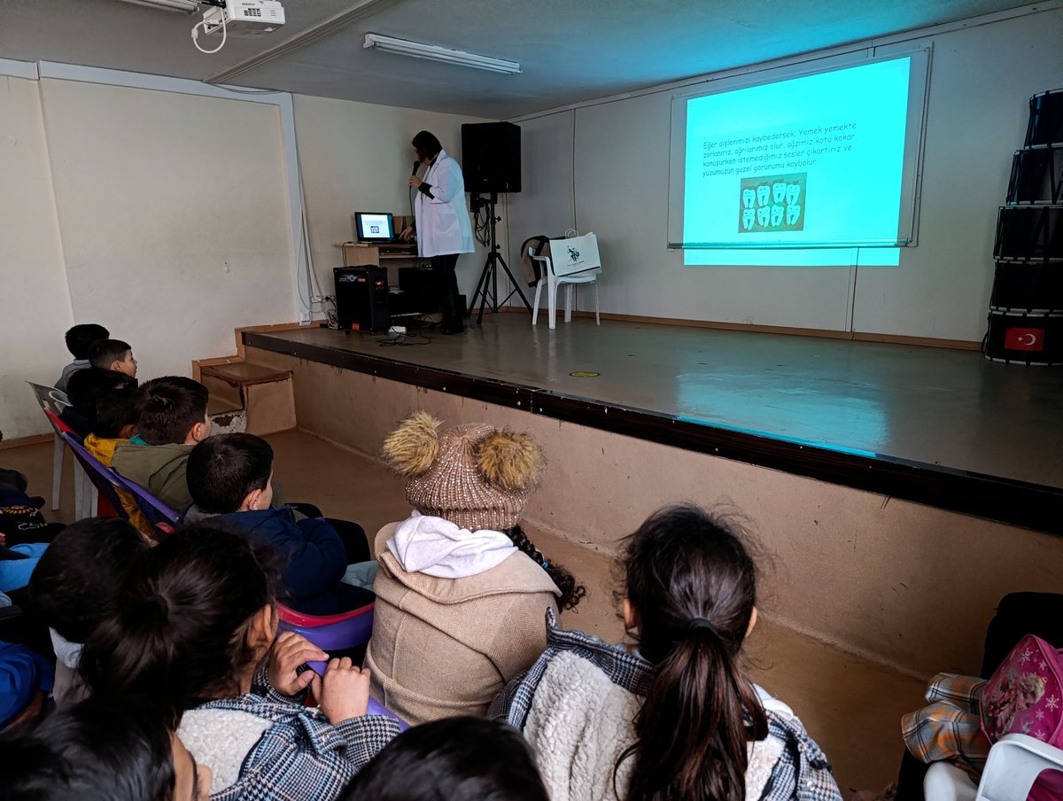 Aile sağlığı merkezinden gelerek öğrencilerimize bilgilendirme ve diş kontrolü yapan ekibe teşekkür ederiz