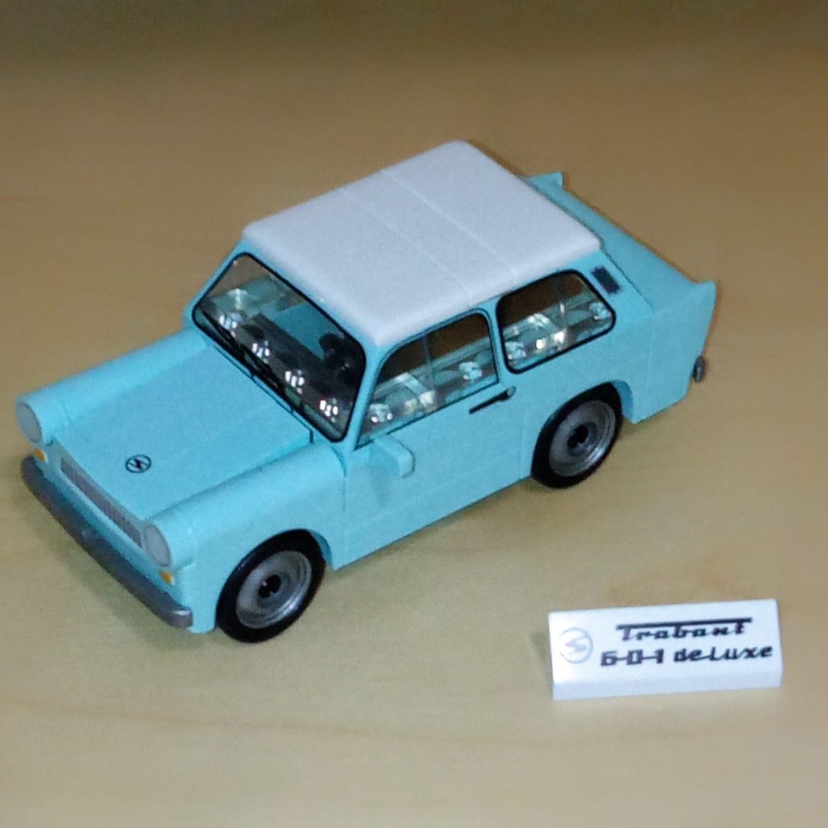 MarcFigueras's tweet photo. Coses que em porta el meu fill de Berlín... I jo més content que un gínjol. 😆 #trabant #trabi #ddr #cobibricks @COBI_Bricks https://t.co/qqM3FPpTa8