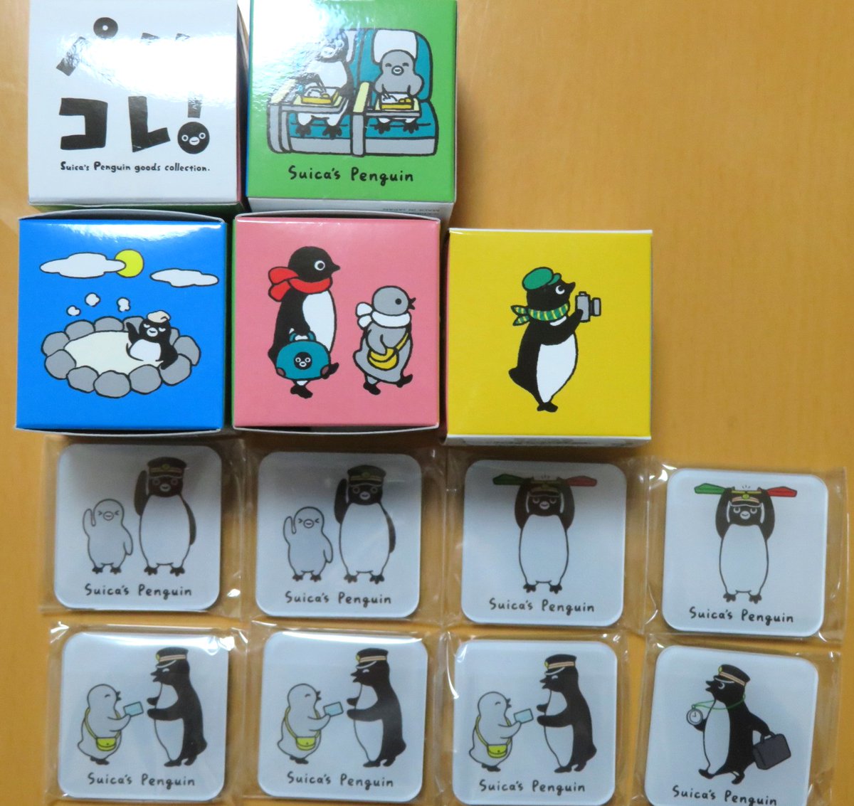 先行発売アイテムのSuicaのペンギン シークレットBOXマグネット 4種類