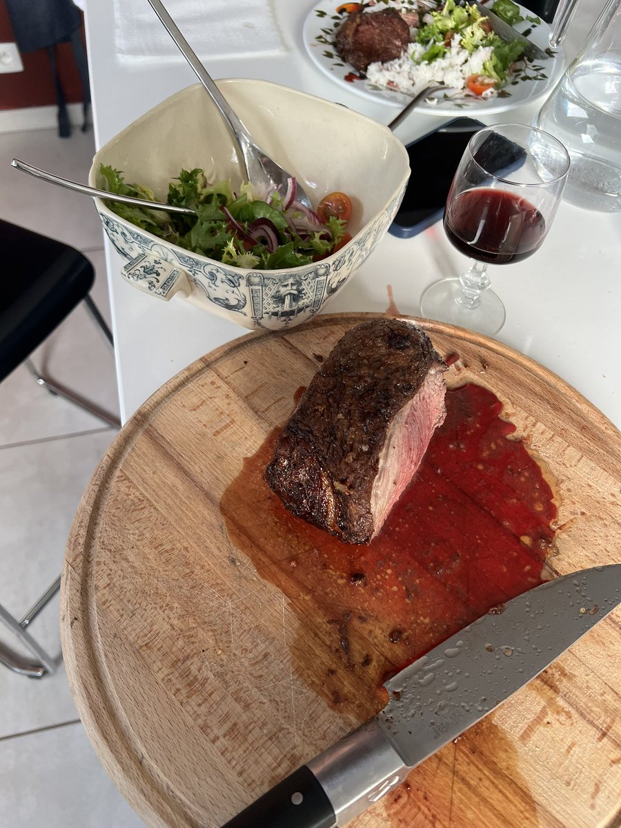 Rafael Correa tweet media