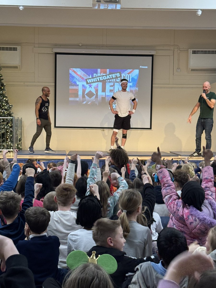 Miss Taylor tweet media