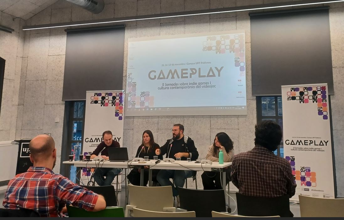 comunicacioUPF's tweet photo. @UPFBarcelona @IvanPintorIran @recercauniscat @TransferUPF @comparativecine @CATALUNYAFILMF @directorscinema @xarxavives @escac @violetakg Com superar les narratives i estètiques convencionals dels videojocs?: experts en indie games ho analitzen a la #UPFBarcelona 👉https://t.co/8pAACkogM0
#UPFCommResearch https://t.co/OCpuq3FQXG