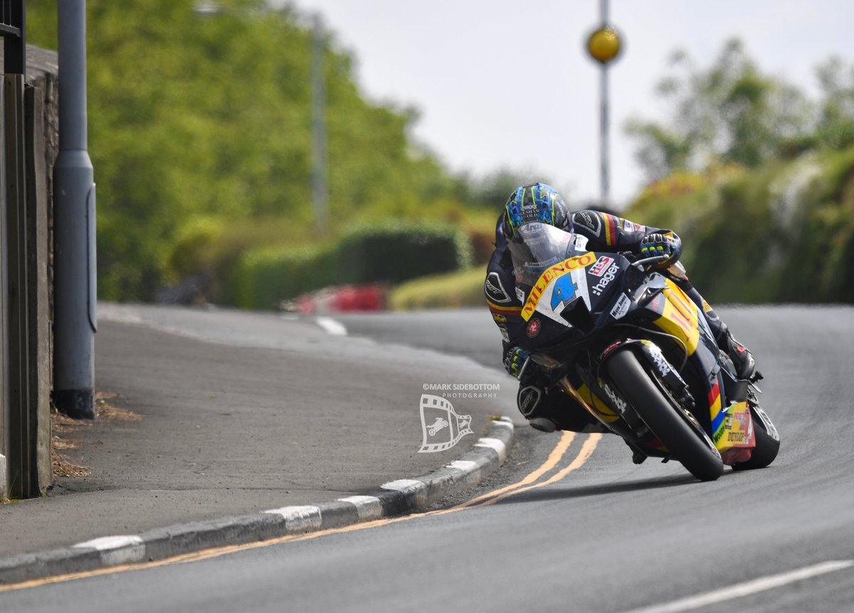 sideyuk's tweet photo. Hutchy Supersport Race Isle of Man TT 2024@ttracesofficial @ttracesofficial @Lockk999 @RoadRacingEmp @StevieRRN @PadgettsRacing1 #Fullthrottlefriday https://t.co/H2DF3OQ1O7