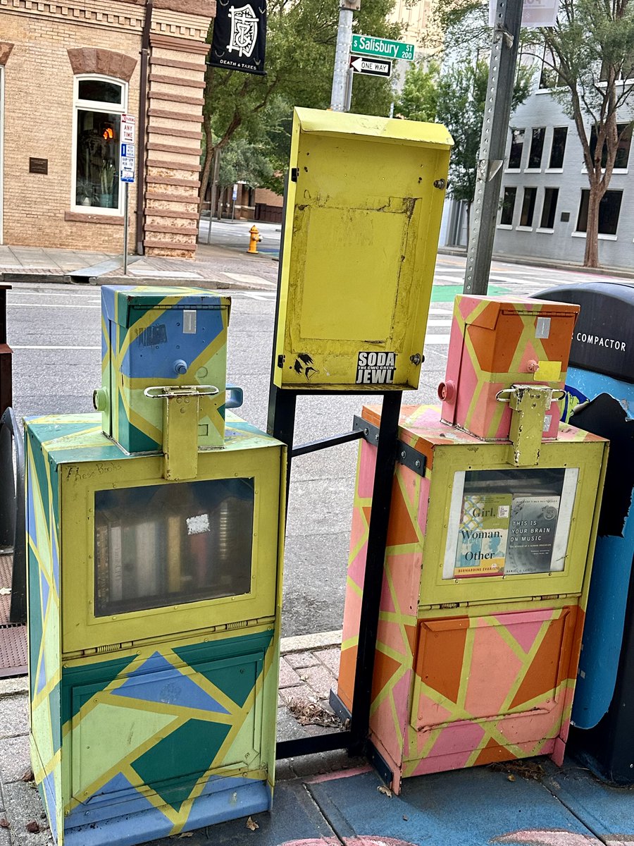 forionpozo's tweet photo. Left 24 Books @ Deco Free Book Drop  @ W Hargett St &amp; S Salisbury St, Raleigh, NC.  #raleighspace #BookCrossing #Biography #Literature #Art #Poetry #Mysteries #Religion #Movies #HomeLibraries #Spirituality #ChildrensBooks 

Click on link to see titles.  https://t.co/ay0k2e33re https://t.co/75UO9bY4vv
