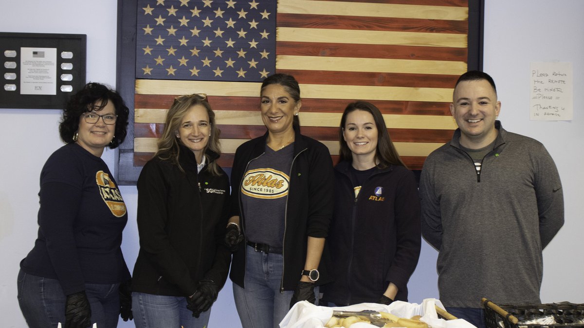S_N_Foundation's tweet photo. We were back at Piquette Square yesterday bringing a Christmas meal to the veterans residing there. As always, it's one of the most uplifting days of the year for us.

See you in 2025! https://t.co/DRHYST2ykL