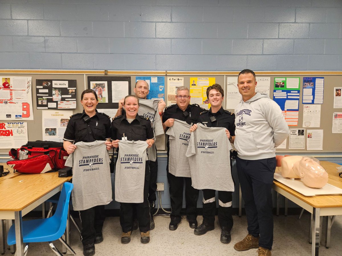 SJAElgin's tweet photo. Last week, members from our Medical First Response unit had the pleasure of visiting Parkside to speak with a Kinesiology class! Students learned about the importance of first aid, our community impact, and the rewarding opportunities available with volunteering. https://t.co/ntWYTGydTX