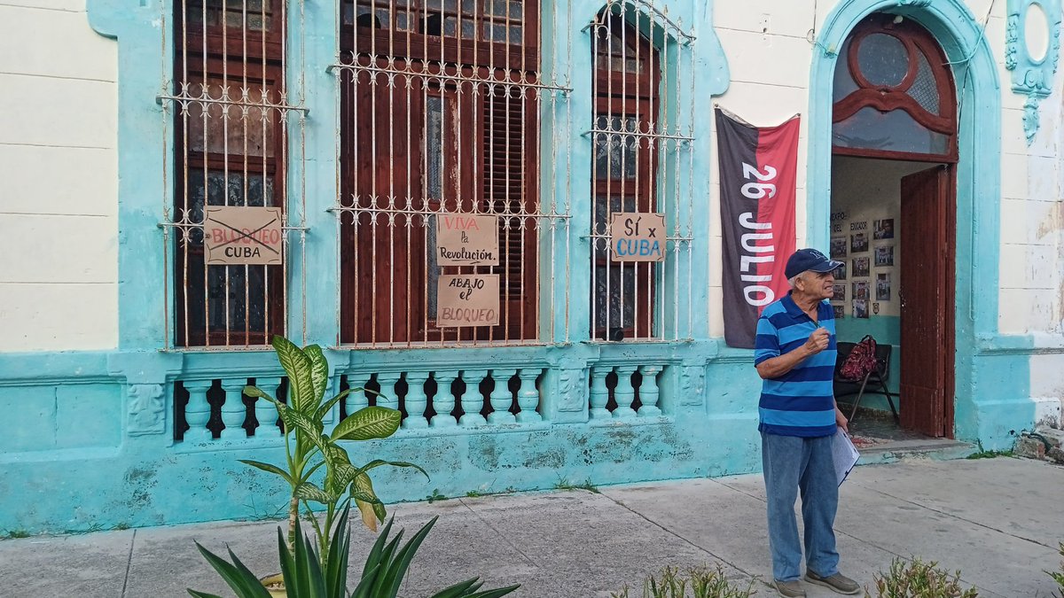 GTECaibarien's tweet photo. Los educadores caibarienenses pedimos enérgicamente que se lavante el injusto bloqueo a nuestro pueblo y de la expuria lista de países que patrocinan el terrorismo #ABAJOELBLOQUEOACUBA #CubaViveEnSuHistoria #EducacionCaibarien #CubaMined #FidelViveEntreNosotros #FidelCastro https://t.co/ONdGFNEwYe
