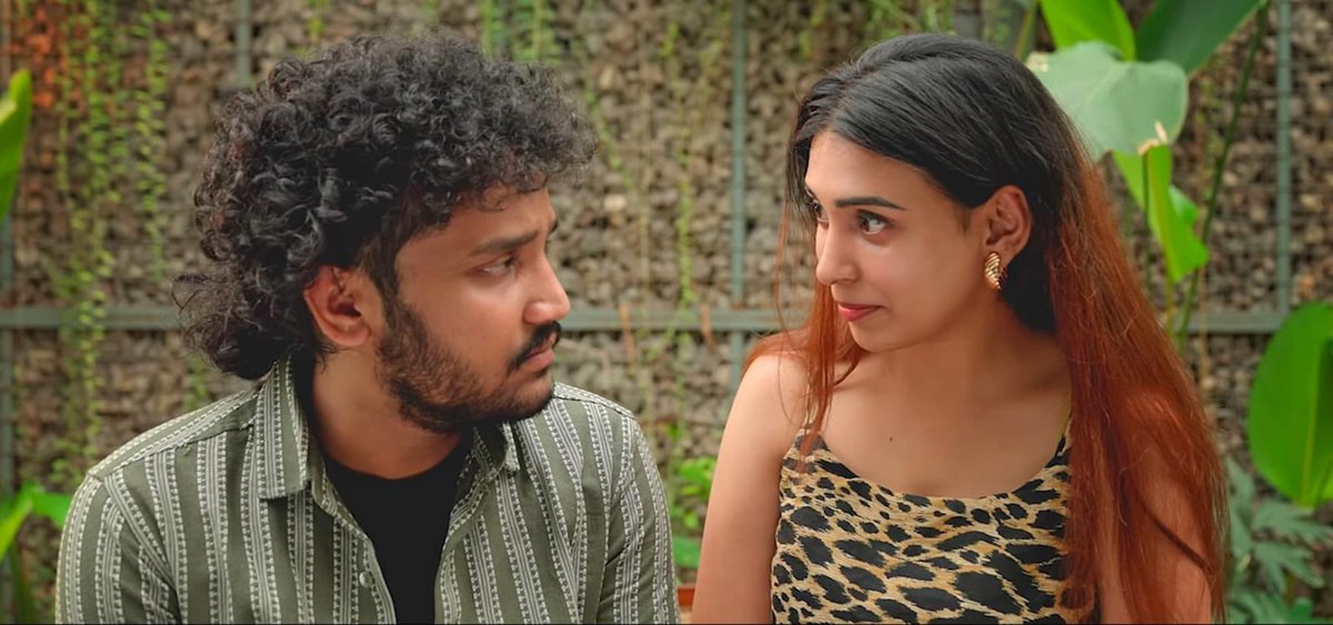 baraju_SuperHit's tweet photo. The trailer for "Half Engineer" is now live on Kay Entertainment's YouTube channel! 🎬🔥 

Dive into the journey of laughter and challenges. 

👉🏻https://t.co/dfWfMpAXoA

#HalfEngineer #HalfEngineerTrailer 
⭐ing @devtompala 

Directed by #LikithVangapandu
@KAYENTERTA67042 https://t.co/JtlAnzLHBS