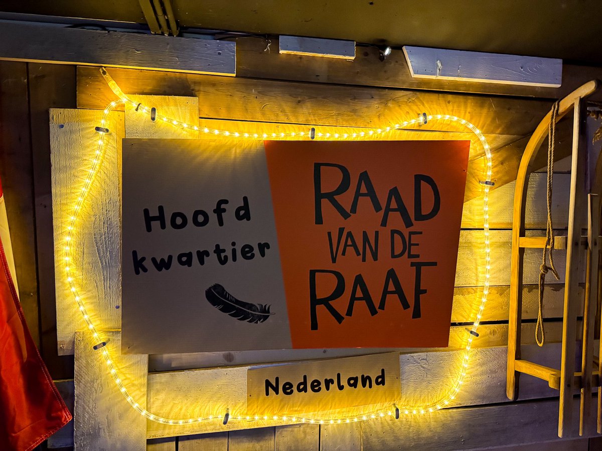 Donderdag waren we aanwezig bij de opening van Raad van de Raaf in het Wereldmuseum Amsterdam. 

Deze tentoonstelling richt zich op de klimaatcrisis en hoe we kunnen bijdragen aan een betere toekomst. Zooma had de eer de bijbehorende app te ontwikkelen!

zooma.nl/blog/zooma-bij…