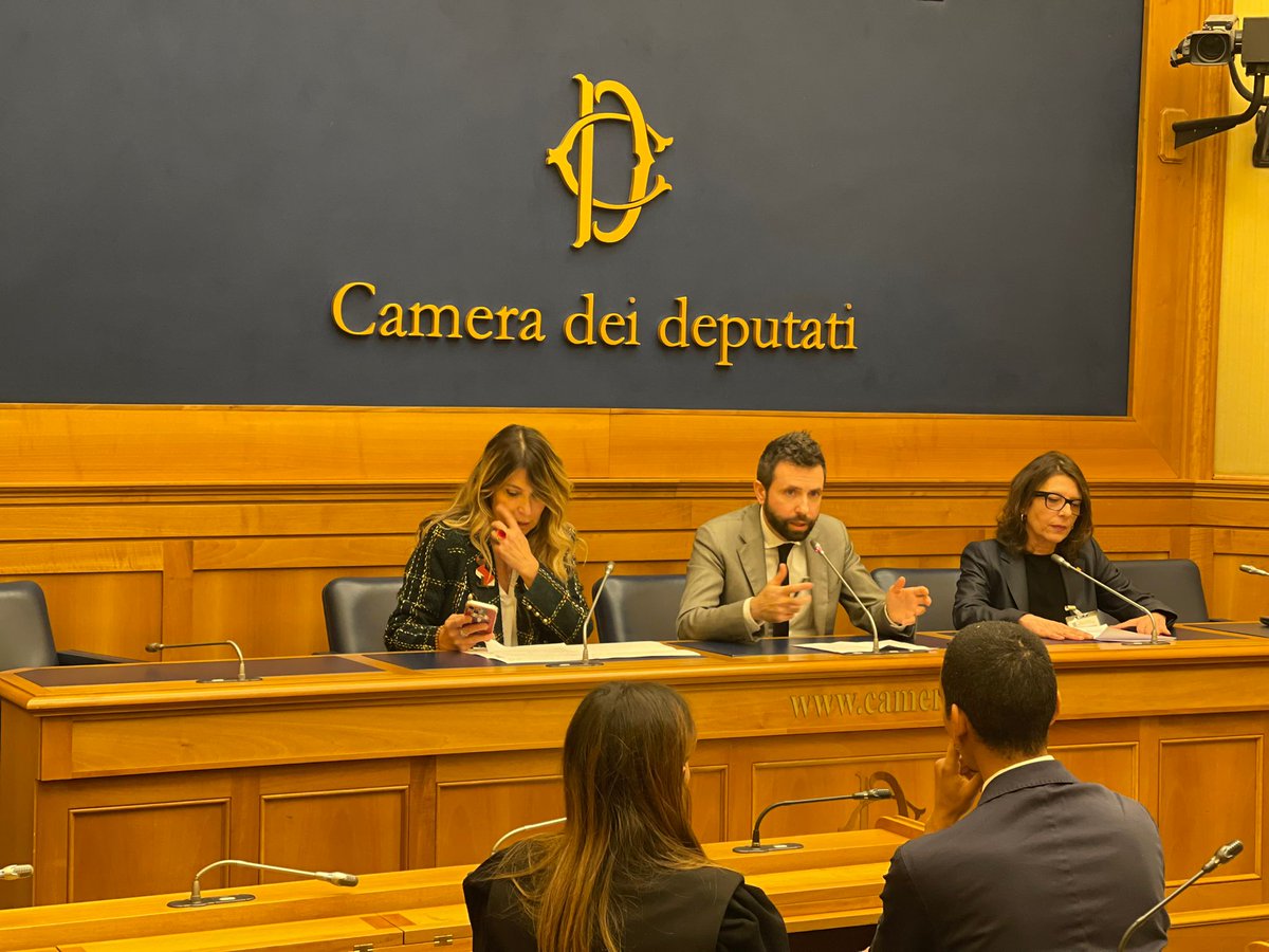 🎇 🚫 Stop ai botti di Capodanno, la nostra proposta di legge

🔴📹 Segui la diretta dell'evento, promosso da Devis Dori 👇 webtv.camera.it/evento/27001