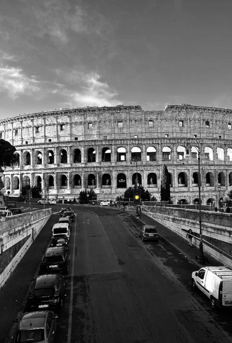 - zarif bir yaşam görgüsü,
- dingin bir bakış açısı,
- sade ve asil bir hayat hikayesi 
- duru ve usul bir zihin..

“yaşam basit bir hikayedir, 

  abartma;
  başta kendini, sonra yaşamı…”
 .
