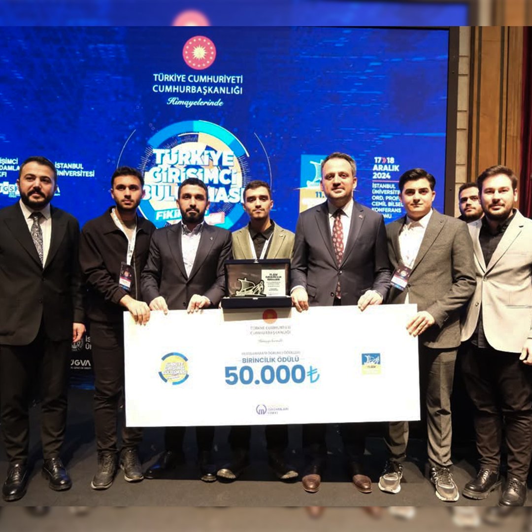 FirnasTech's tweet photo. 🏆Birinciyiz!

Ekibimiz, FiCo projesiyle; Türkiye Girişimci Buluşması’nda tertip olunan Uluslararası Proje Kategorisinde 1.’lik ödülüne layık görülmüştür. 🚀

Bu önemli anda, sahnede coşkumuzu bizimle paylaşan ve hatıra fotoğrafı aldığımız başkanlarımıza teşekkürlerimizi sunarız. https://t.co/rP1tkzRmfJ