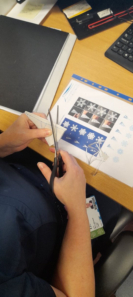 Thoughtful and #festive  iniative for all on the Chemotherapy Day ward for and by patients and staff. Snowflakes designed by everyone for everyone on the ward in the lead up to #Christmas #patients #staff  #teamSUH  #winter #art #sopretty #individuals #snowflakes @geevaghgeordies