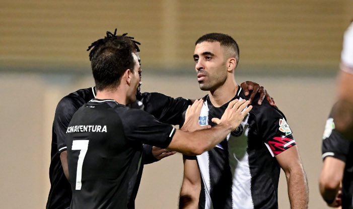 عبدالرزاق حمدالله لاعب نادي #الشباب 

كل الجماهير اخواني وكلنا مسلمين سواء يشجعون الشباب أو غير الشباب، كلنا اخوان والتنافس يبقى داخل الملعب فقط

 وباذن الله الشباب يحقق الكأس
