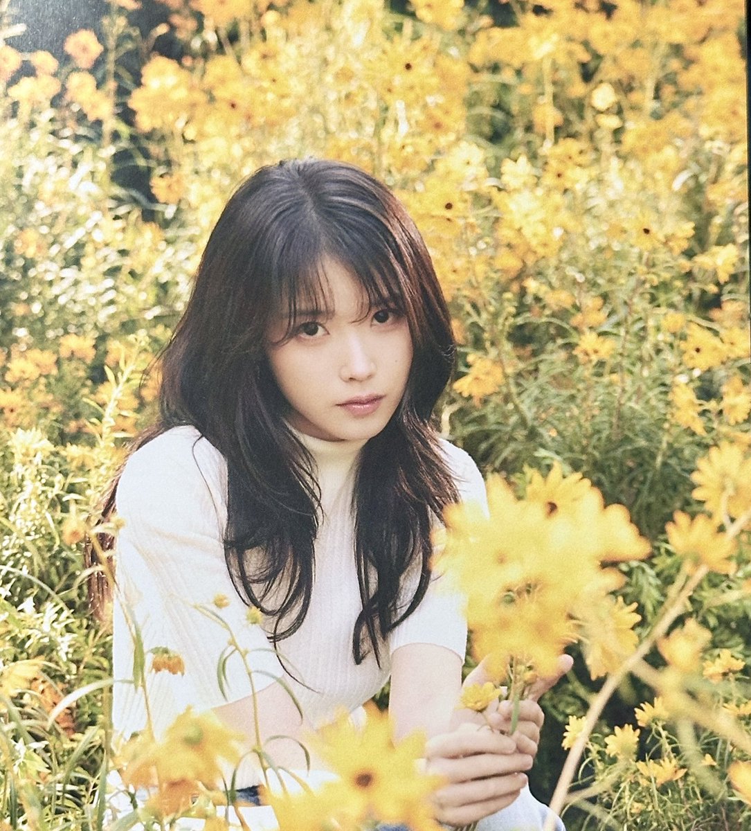 jieunfeeds's tweet photo. flower girl https://t.co/tyunG3722X