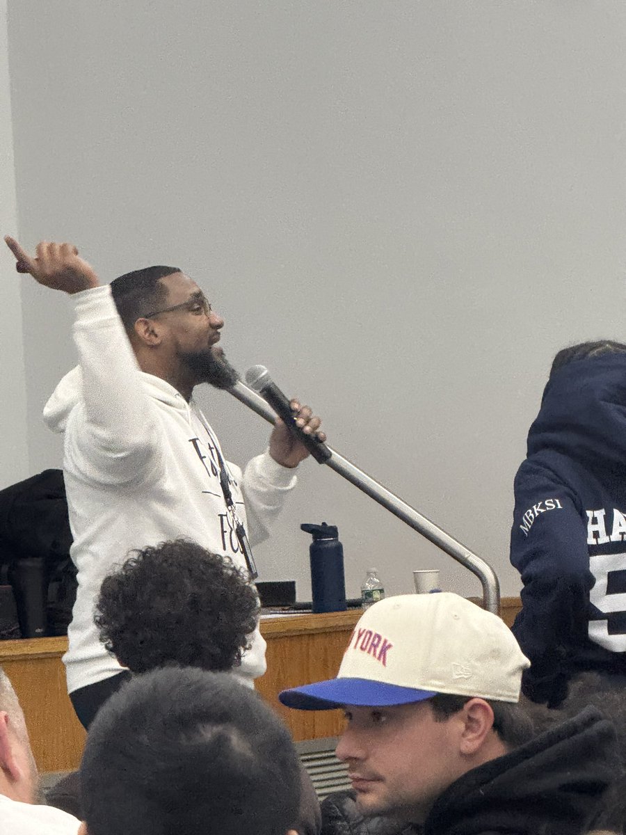 david_possner's tweet image. Shout out to my friend and colleague @AndreDHarrison , the MBK mentors, and students from across the Island for a great MBK event.  Shout out to my boss, @DocPalton , for the energy, positivity and encouragement! MBK all day!  #togetherisbetter 
Thanks @IS75Paulo for hosting!