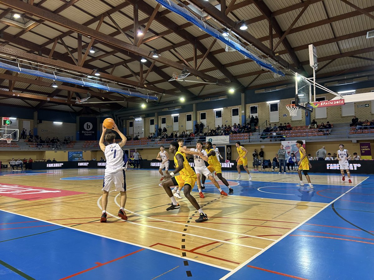 Big thank you to Paco and <a href="/BarcelhonaSport/">Barcel'hona Sports</a> for hosting us at the incredible <a href="/cbhospitalet/">C.B. L'Hospitalet</a> tournament in Barcelona. Without a doubt one of the best U18 tournaments in Europe with many future pro ballers competing 🏀🇪🇸

#Hospitalet #Tournament #Barcelona