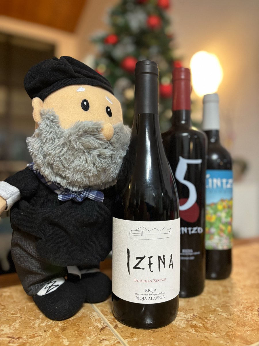Tenemos a Olentzero con los últimos encargos. 🎁 Elige tus 3 Zintzos favoritos y los pondremos en un bonito estuche para esa persona que se los merece más que nadie. 😉

👉 bit.ly/estuche-zintzos

#zintzo #bodegaszintzo #laguardia #riojaalavesa #winelover #olentzero