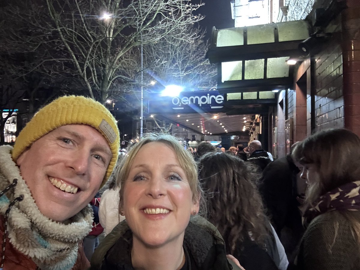Ben Levinson OBE (@mrlev) on Twitter photo Here and raring to go!
<a href="/mileshuntTWS/">Miles Hunt</a> <a href="/thewonder_stuff/">The Wonder Stuff</a>
#30yearsinthebathroom
#thembigoaktrees Here and raring to go!
<a href="/mileshuntTWS/">Miles Hunt</a> <a href="/thewonder_stuff/">The Wonder Stuff</a>
#30yearsinthebathroom
#thembigoaktrees