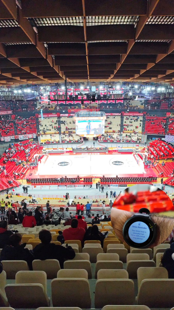 -Που θα πας στην άδεια του στρατού;
-Σπίτι μου 
Εντωμεταξύ το σπίτι μου: #OlympiacosΒC