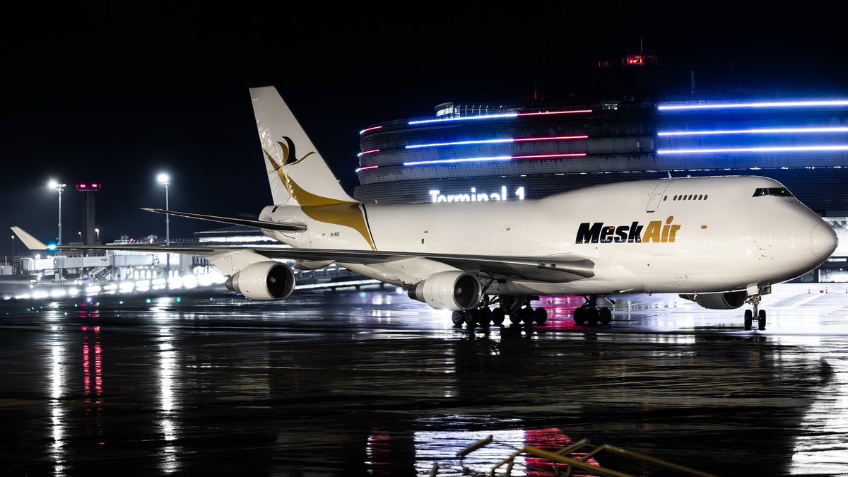 HugoFraca's tweet image. Mercredi dernier, très tôt à CDG, un 747 inhabituel à Paris a atterri , une belle surprise de le voir park  en S27, ce qui est assez rare pour un cargo