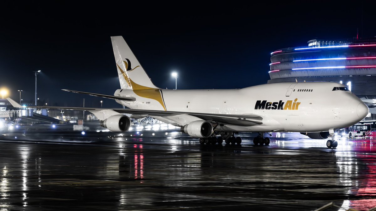 HugoFraca's tweet image. Mercredi dernier, très tôt à CDG, un 747 inhabituel à Paris a atterri , une belle surprise de le voir park  en S27, ce qui est assez rare pour un cargo