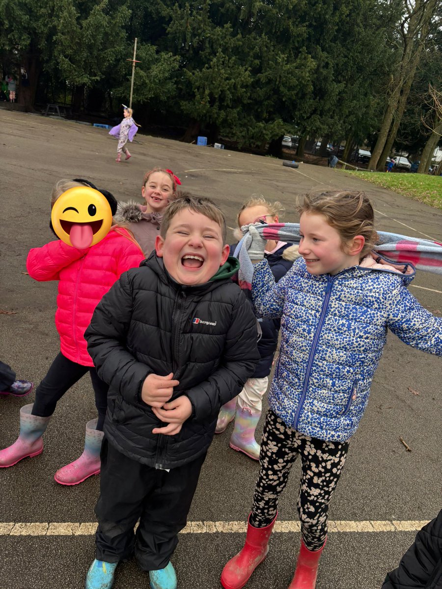 So much fun had by Group 3 during our Forest School party 🌲🎄 thank you to Miss Smith for organising such a fantastic morning 😀 <a href="/RiddingsJnr/">Riddings Jnr School</a> <a href="/BarberRjs/">BarberRJS</a> <a href="/ShrewsburyRJS/">ShrewsburyRJS</a> <a href="/embarkfed/">Embark Federation</a> #LoveLearningLoveLife