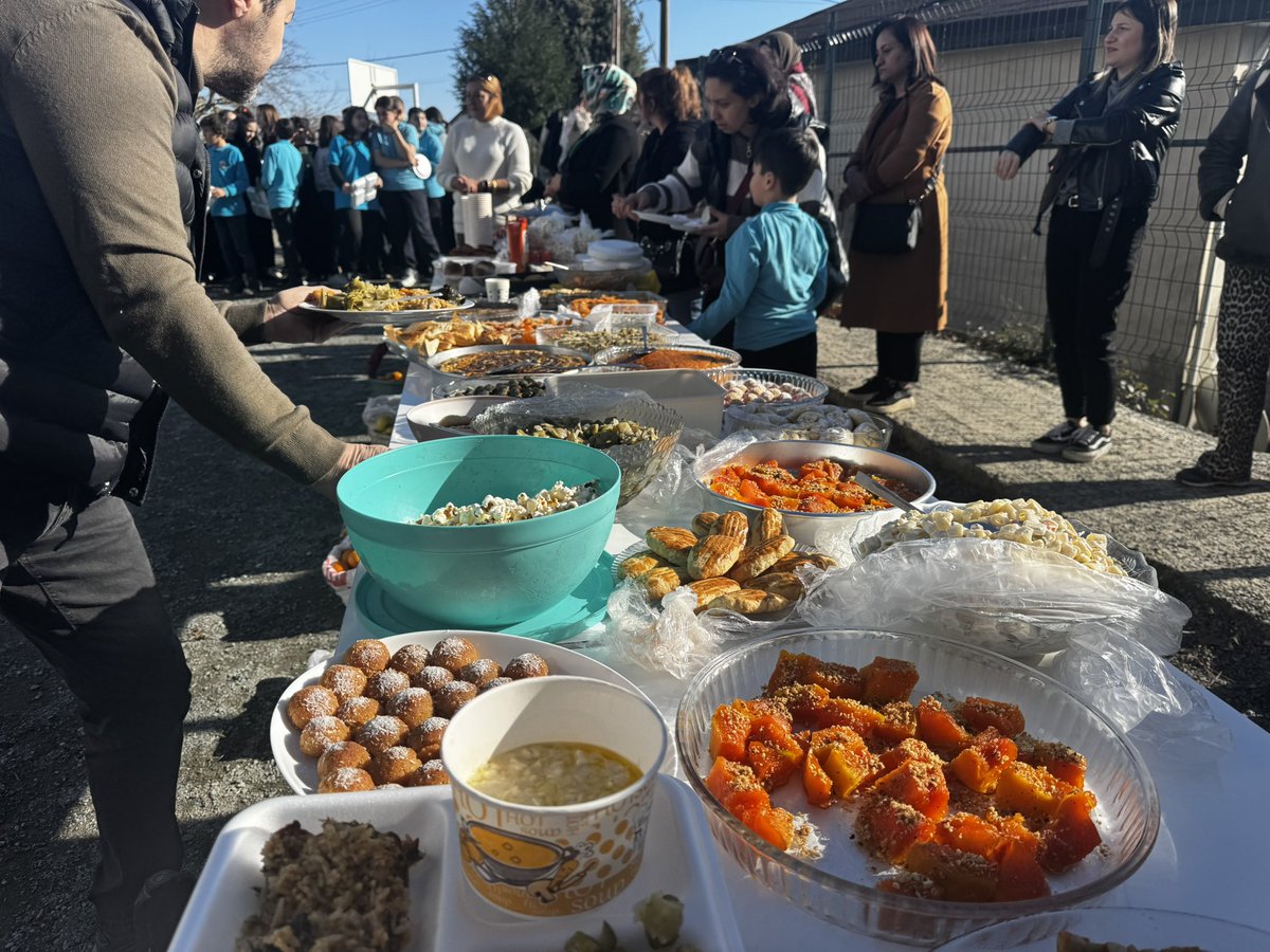 Tutum Yatırım ve Türk Malları Haftası’nı okulumuzda düzenlediğimiz program ile kutladık.