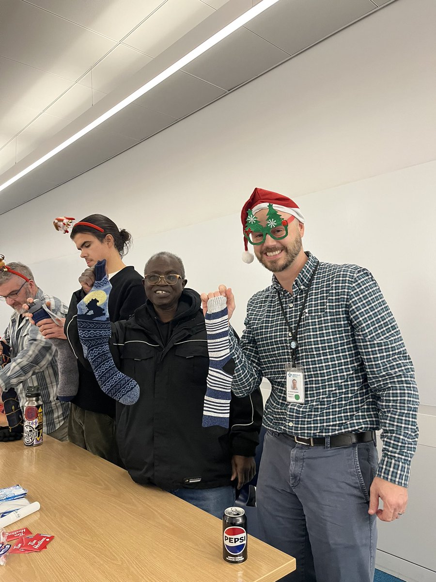 CampbellLab_yyc's tweet image. The Campbell lab and Calgary Diabetes Advocacy Committee is wishing everyone a safe and restful holiday! See you in the new year ☃️