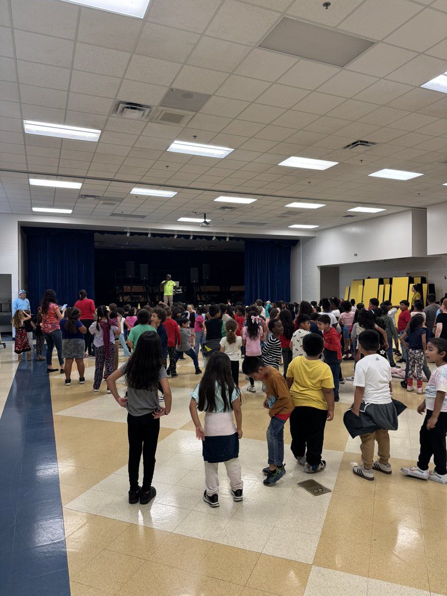 PointPcs's tweet image. Celebrating our growing brains at HPE!